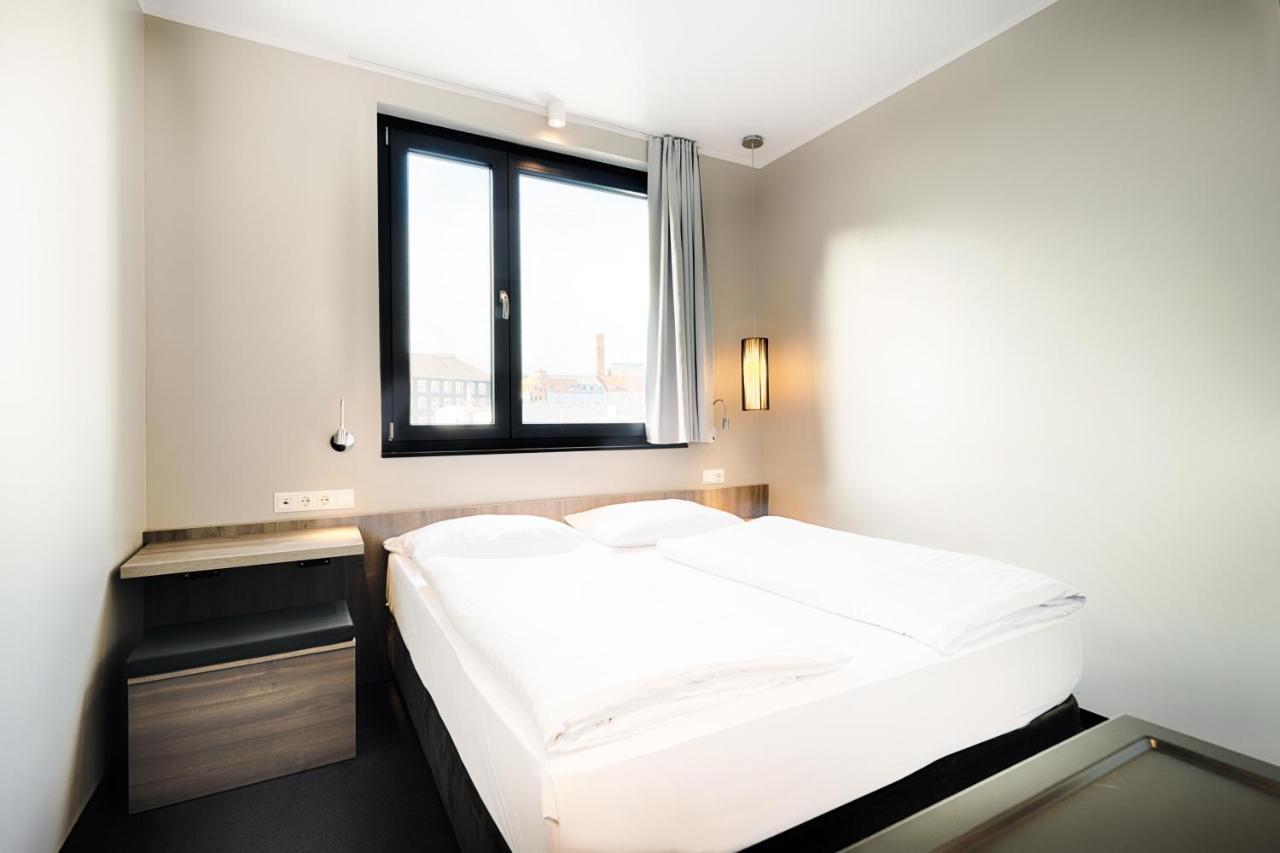 B&B Hotel Nuernberg-Plaerrer Esterno foto