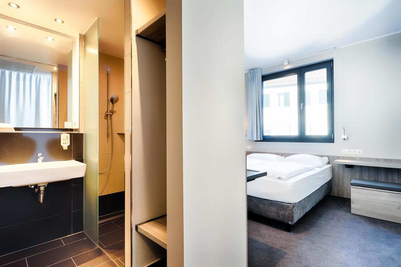 B&B Hotel Nuernberg-Plaerrer Esterno foto